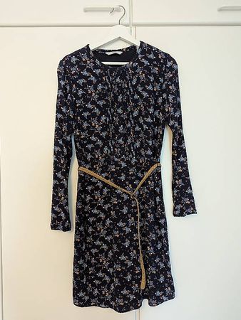 Kleid mit abnehmbarem Gürtel