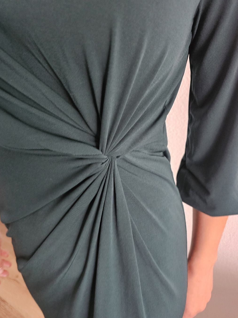 Vestiti: Dunkelgrünes Vero Moda Kleid Gr. S  – Usato da Grosshöchstetten venduto da Qenko 3