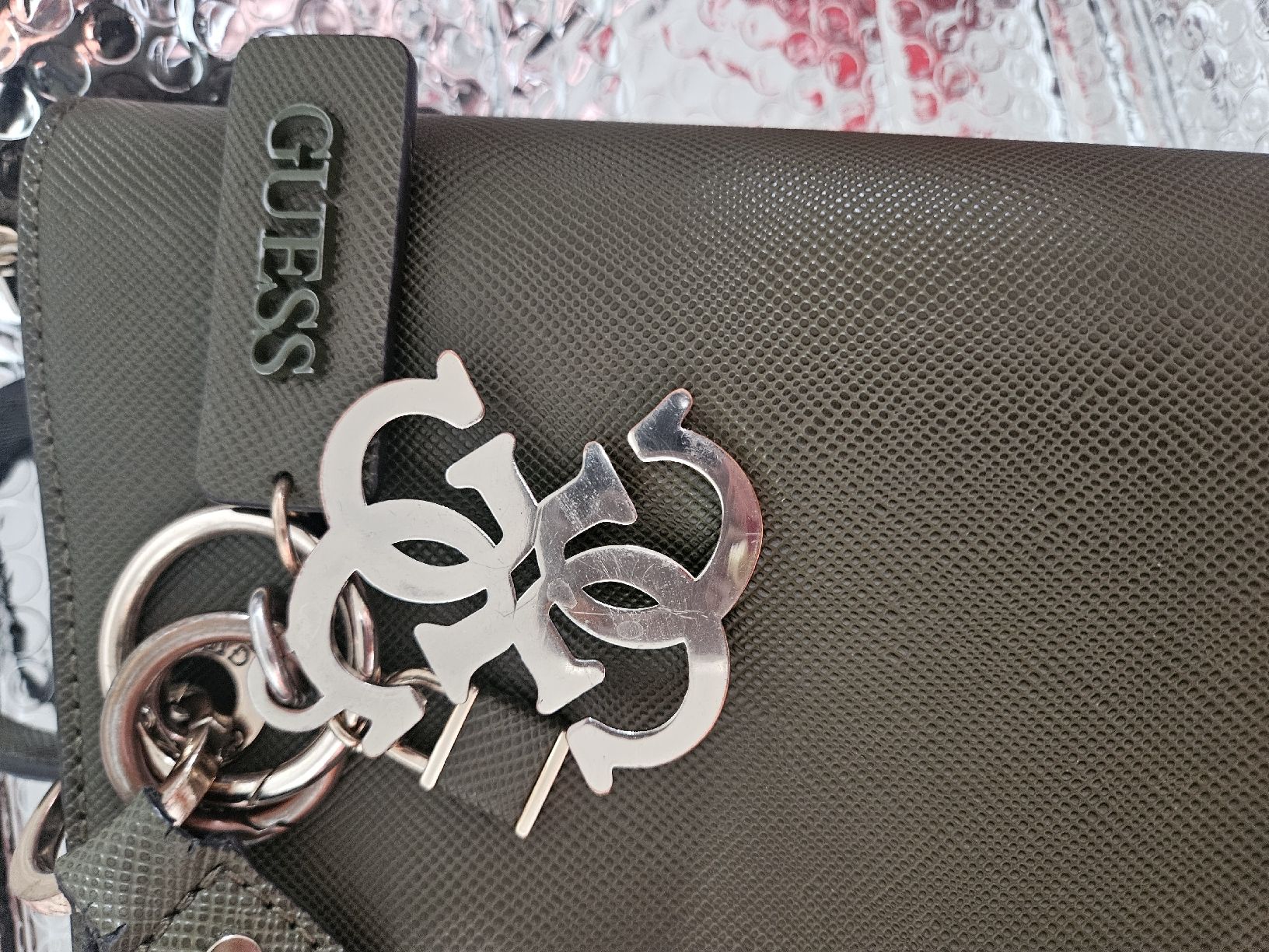 Guess Taschen für Damen: Grüne Guess Handtasche  – Gebraucht aus Zürich von mel_n6nj 1