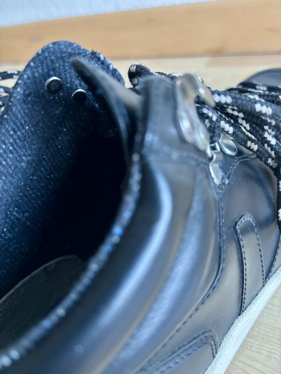Veja Scarpe da uomo: Leder Veja Sneakers in schwarz 42 – Usato da Bern venduto da larrybird 1