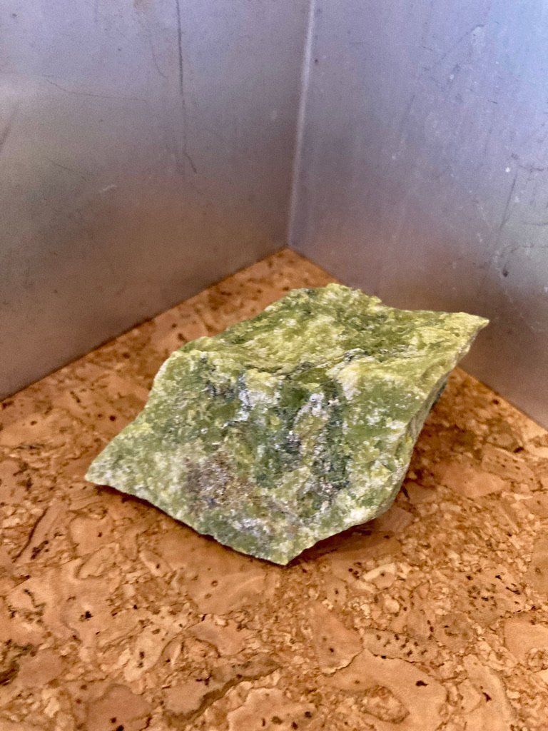 Mineralien & Heilsteine: Serpentin roh – Neu (gemäss Beschreibung) aus Biberist von Steine