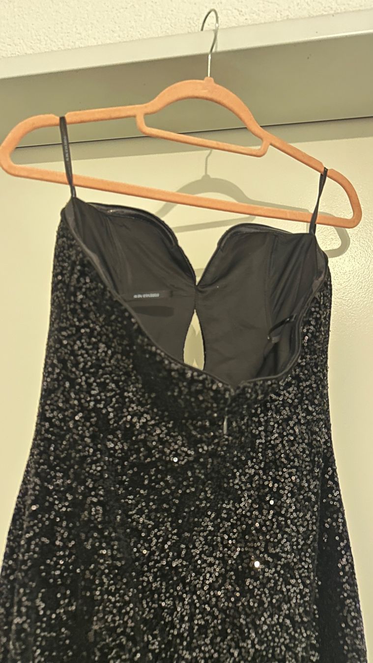 Robes: Schwarzes Abendkleid ohne Ärmel – Neuf (Voir description) à Chur par sivik 2