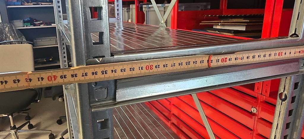 Scaffali: Schwerlastregal Preis pro Meter – Usato da Gontenschwil venduto da bohi44 4