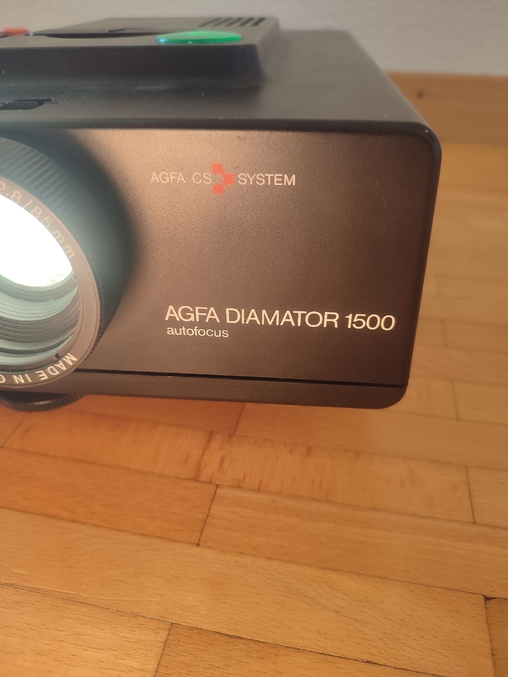 Proiettori: Projecteur Diapo AGFA Diamator 1500 Autofocus – Usato da Bougy-Villars venduto da Vogue 1