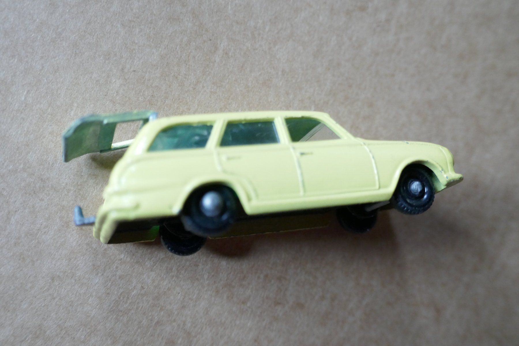Lesney Modellini d'auto: Lesney   Vauxhall Victor – Usato da Madiswil venduto da ML911 2