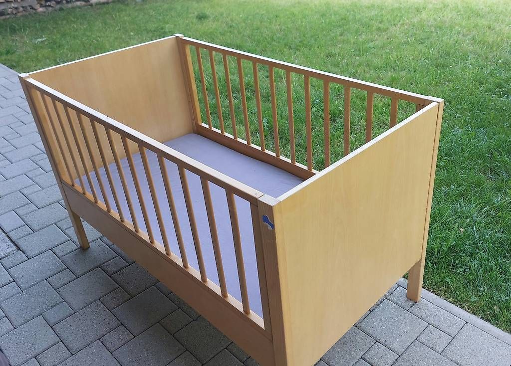 Letti: Baby- Kinderbett 70x140 – Usato da Adelboden venduto da pile