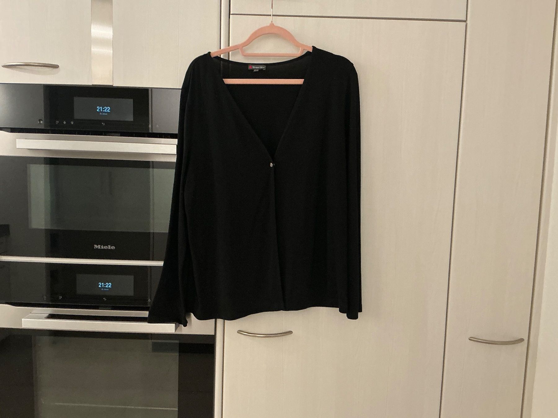 Maglioni & Felpe: Schwarze Strickjacke, Street One, Grösse 44 – Usato da Würenlos venduto da sweety5436 1
