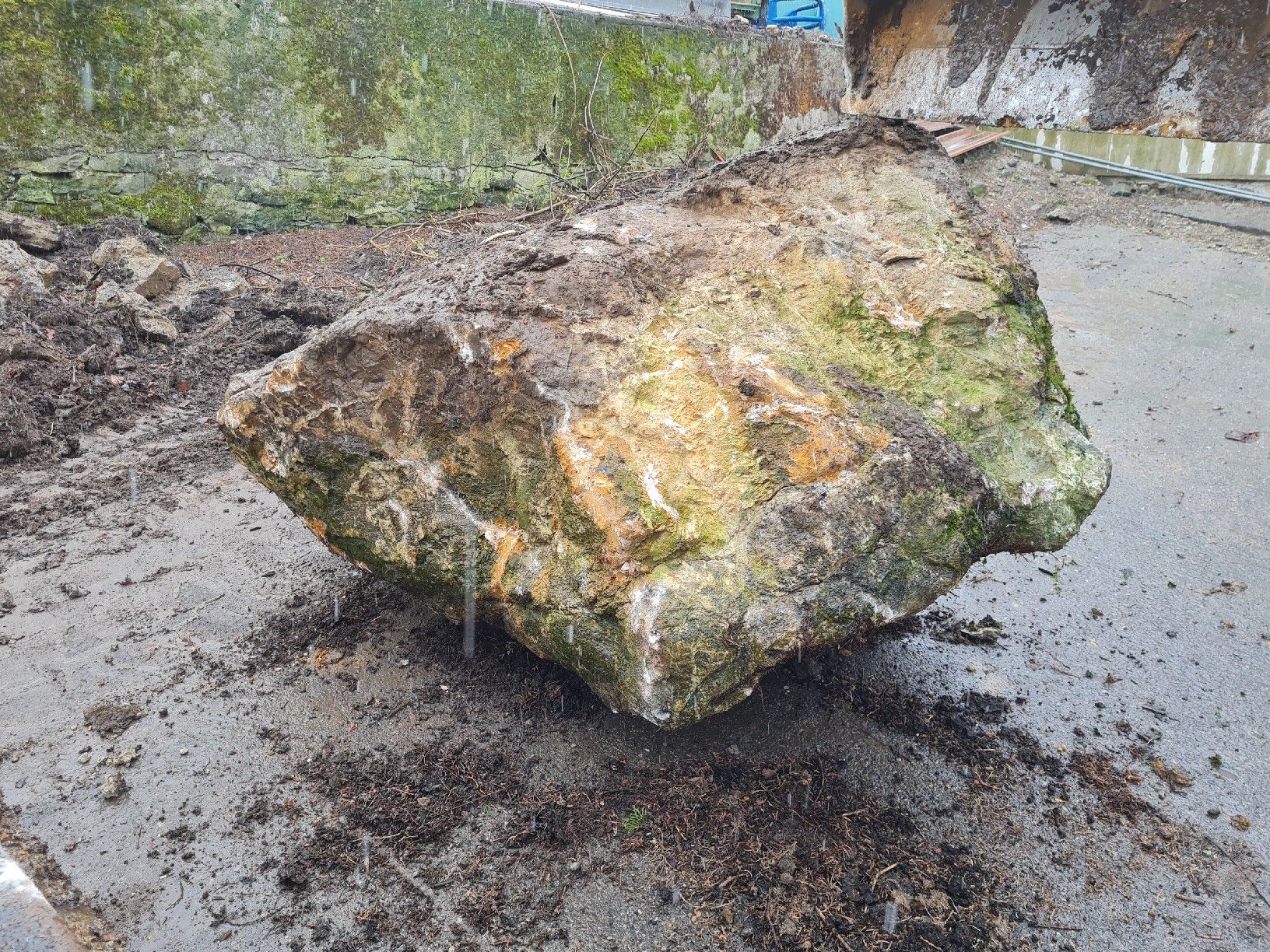 Steine & Dachziegeln: Stein, Findling – Gebraucht aus Retschwil von fa-trade 3