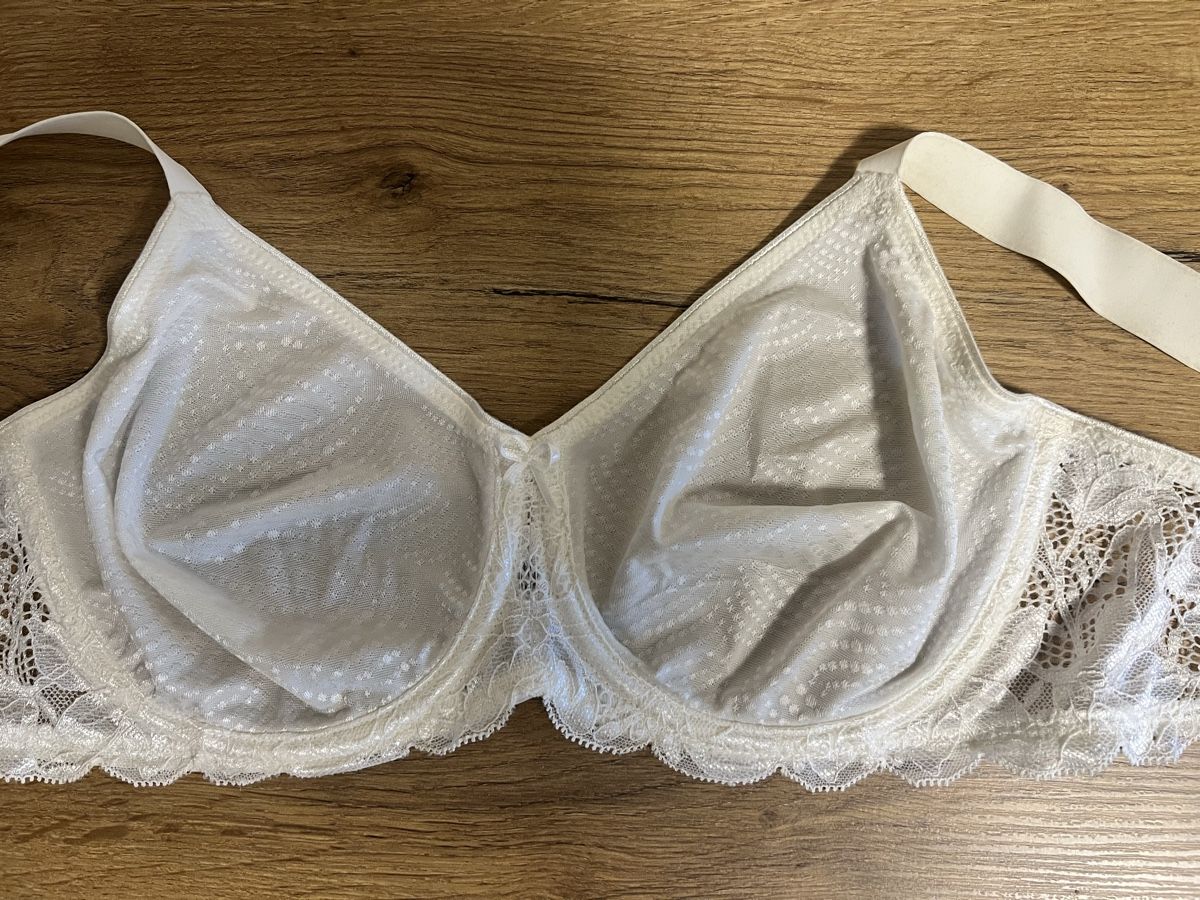 Triumph Sonstige Unterwäsche: Triumph BH weiss Spitze Grösse 85 C , Minimizer – Neu (gemäss Beschreibung) aus Oeschgen von Elmermo 2