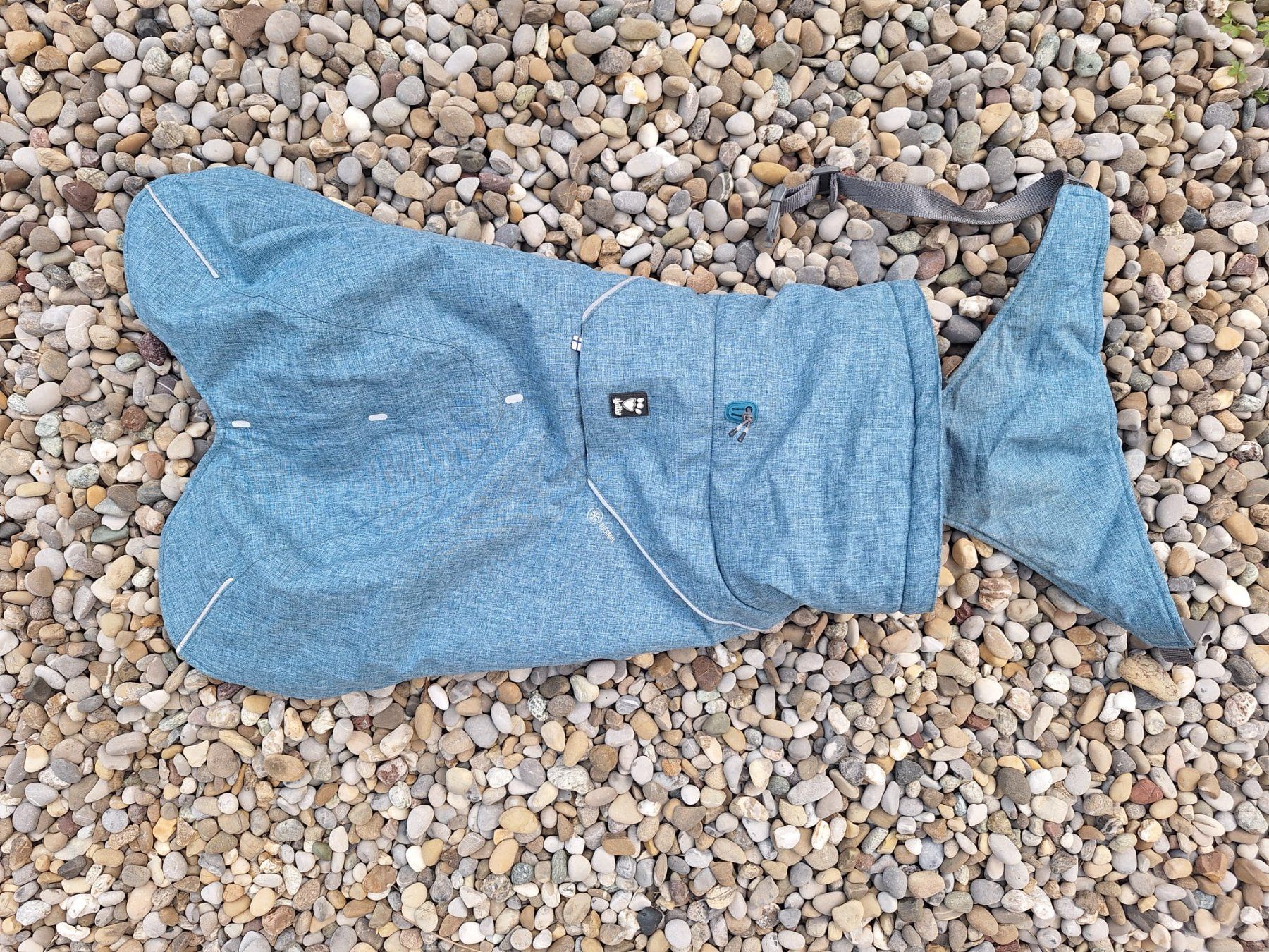 Hurtta Bekleidung: Hundemantel blau 35 cm – Gebraucht aus Forch von merlotpomerol 1