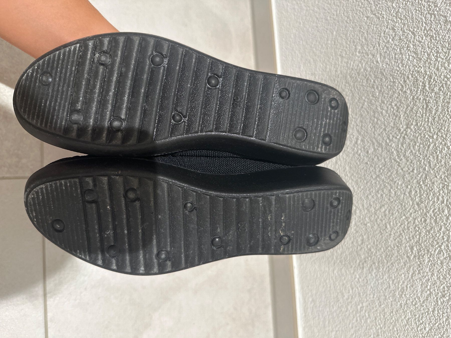 Scarpe da donna: Schuhe Damen Schwarz Grösse 39 – Usato da Zug venduto da Hehe 3