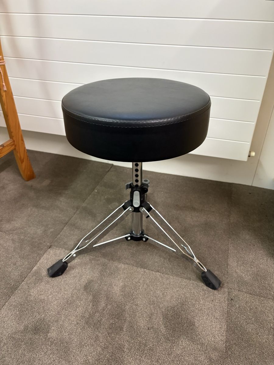 Hocker: K&M 14010 Drum Throne Piccolino SCHLAGZEUG Hocker – Neu (gemäss Beschreibung) aus Luzern von allen.mann