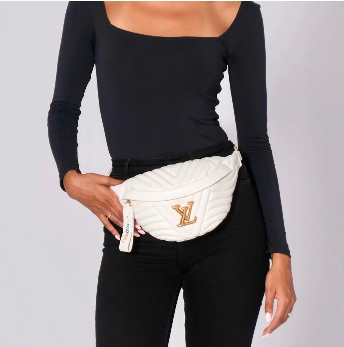 Louis Vuitton Borse da donna: Louis Vuitton New Wave Bumbag – Usato da Reinach AG venduto da RobbisB 2