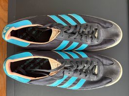 Süsse Adidas-Turnschuhe :)