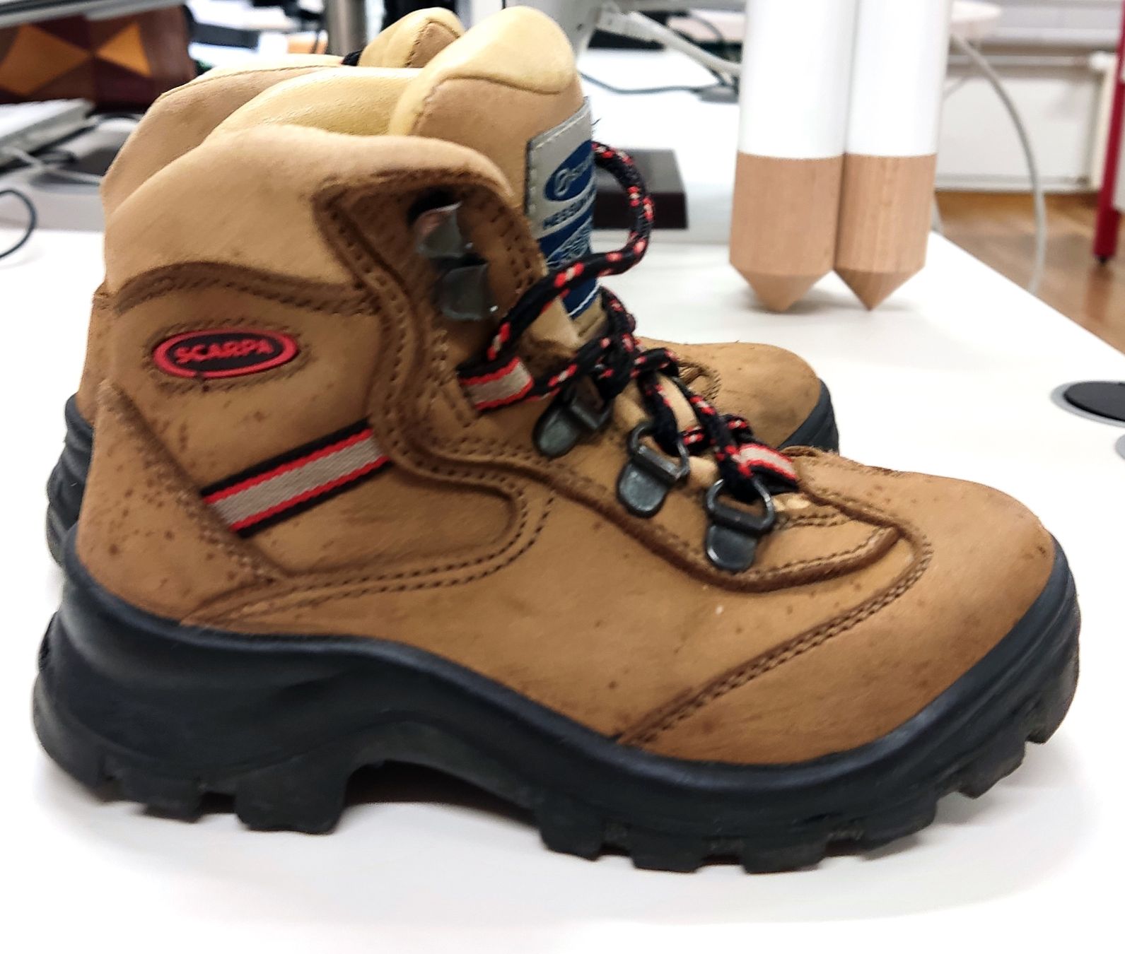 Scarpa Scarpe per ragazzi: Trekking Wander Schuhe Gr. 27 – Usato da Biel/Bienne venduto da AnikaNah