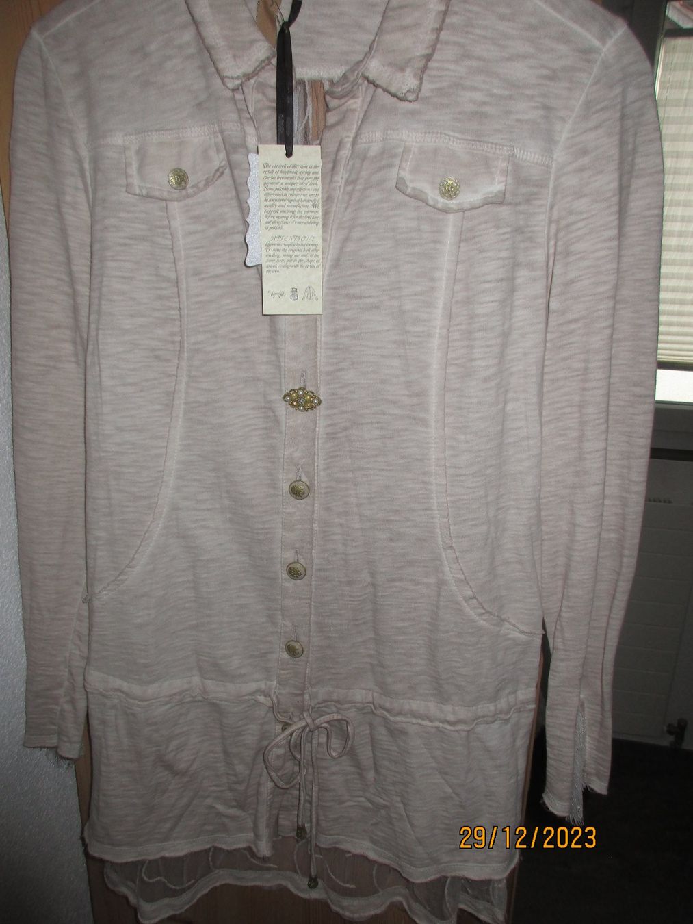 Bottega Veneta Camicette: Bottega Bluse wunderschön beige mit Spitzen M – Nuovo (secondo la descrizione) da Ottenbach venduto da Claurin