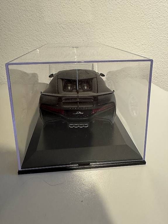 Bburago Modellini d'auto: Bugatti Divo Bburago Carbon Edition 1/18 – Nuovo (secondo la descrizione) da Chur venduto da Didi21 2