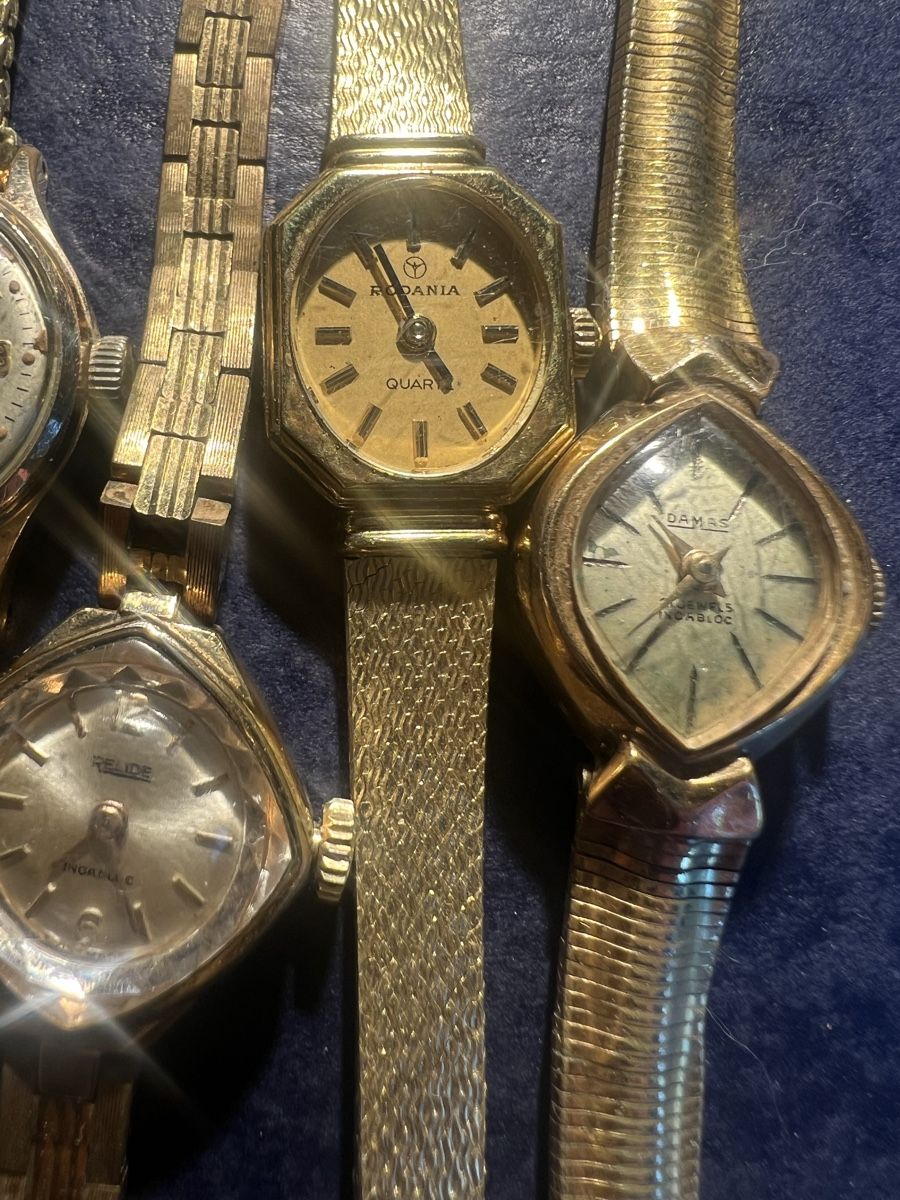 Orologi: 5 Vintage Damenuhren – Usato da Laufen venduto da groove60 3