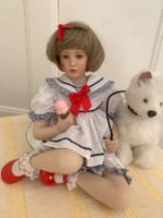 Puppe mit Hund, Sammlerpuppe Porzellanpuppe Spielsachen Deko