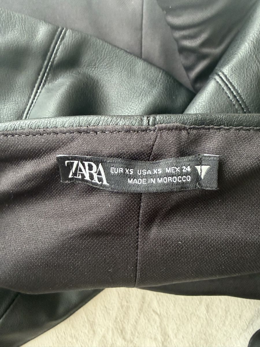 Zara Top: Haltertop Zara Lederoptik schwarz – Usato da Meilen venduto da laraherre 1