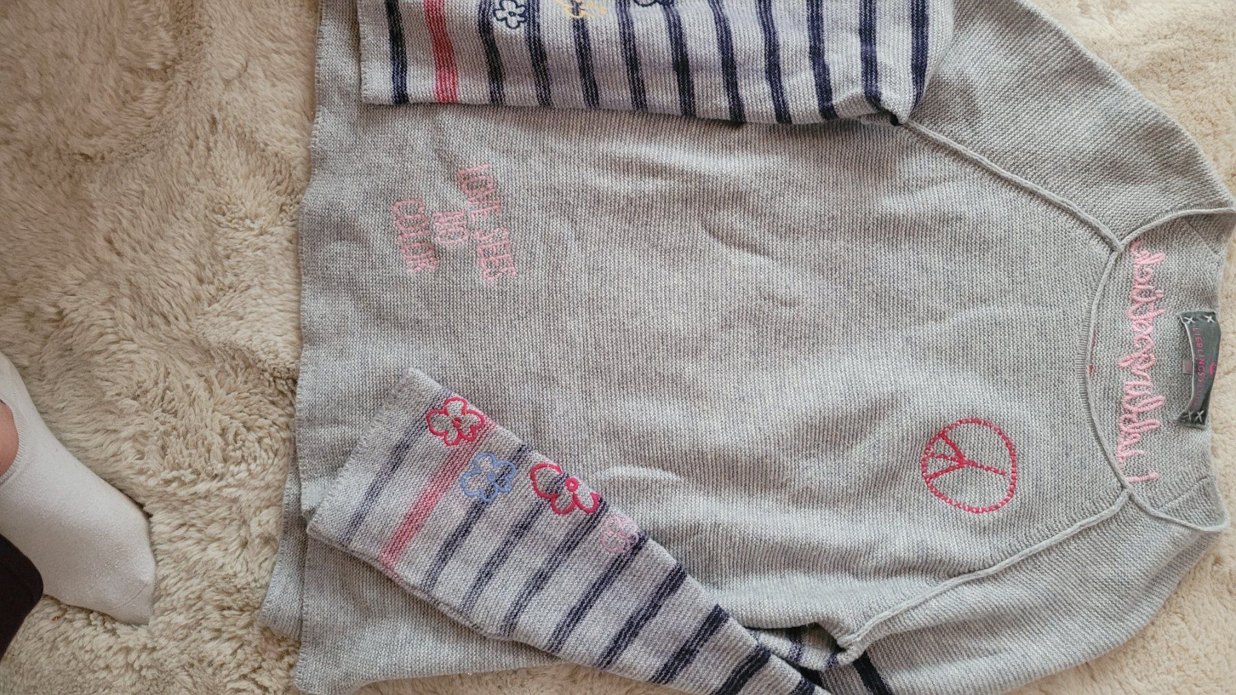 Lieblingsstück Pulls & Sweat-shirts: Lieblingsstück Pullover Grösse 38 grau bestickt – D'occasion à Horgenberg par Klatschmohnmaria 3