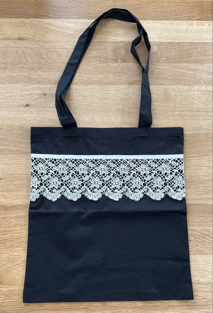 Borse: Einkaufsbeutel, Stofftasche schwarz mit Spitze, neu – Nuovo e nell'imballaggio originale da Engelburg venduto da rautibus