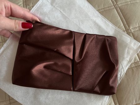 Braune Satin Abendtasche / Clutch mit Crossbody - NEU!