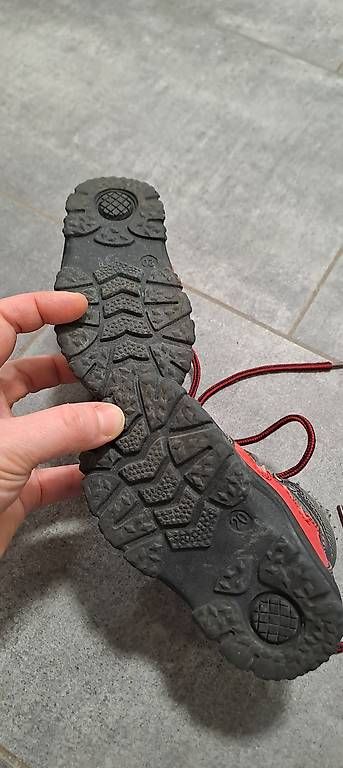 Chaussures garçon: Wanderschuhe Gr. 20 – D'occasion à Wasen im Emmental par Cardmaster-Snowwhite 1