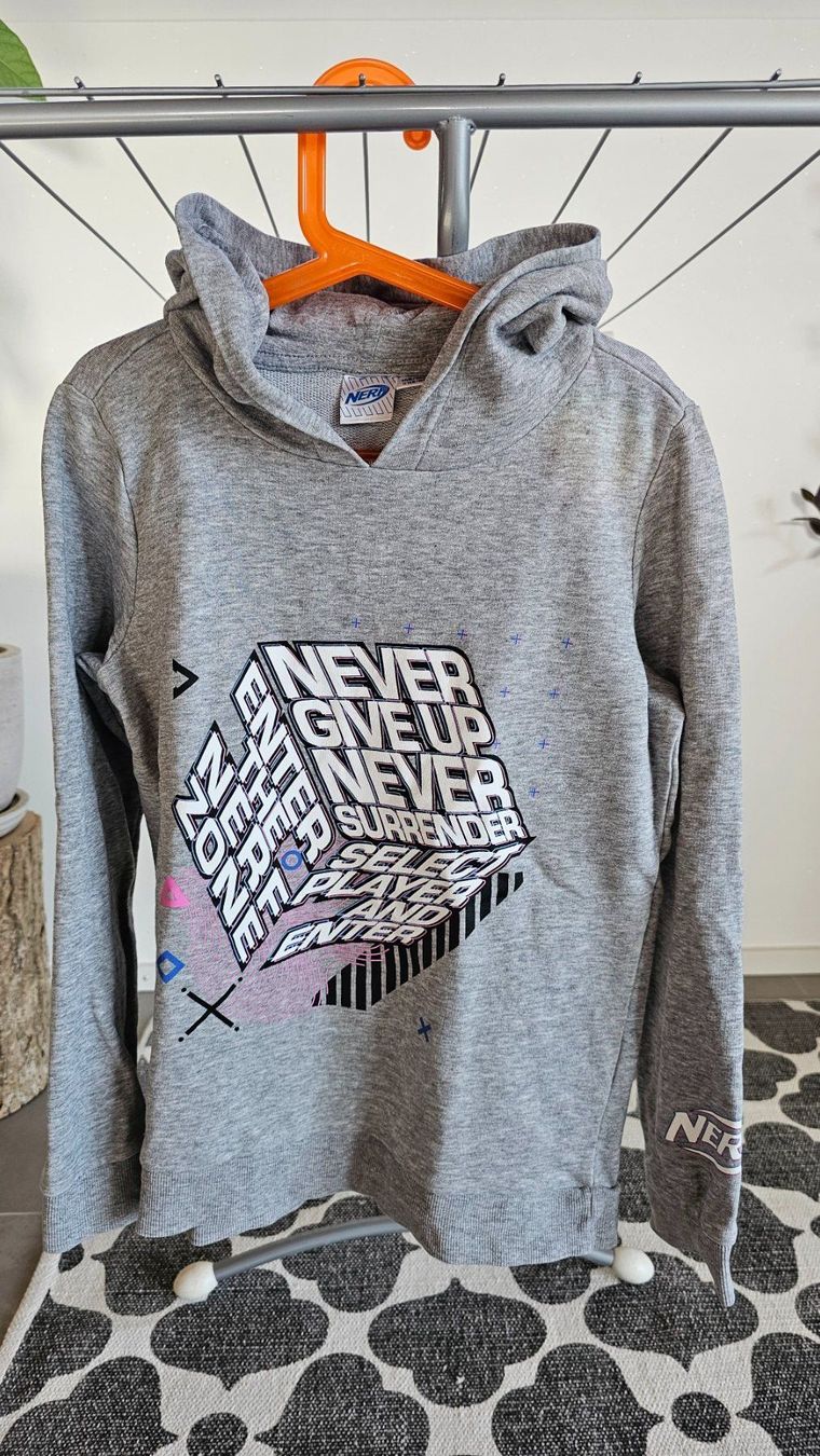 Maglioni & Felpe: Nerf-Hoodie – Usato da Buhwil venduto da Nici_la_nic