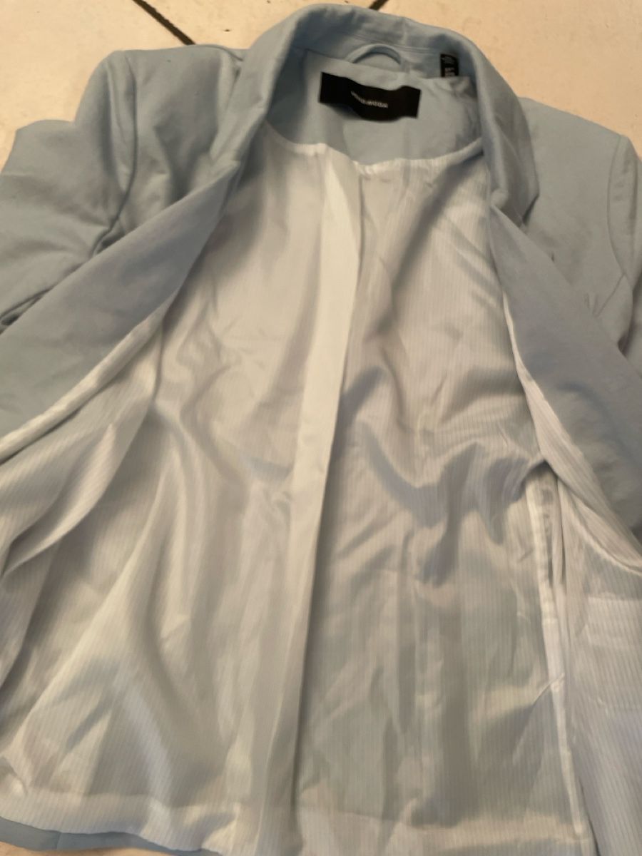 Vero Moda Giacche: Vero Moda Damen Blazer hellblau Gr.38 Top Zustand – Usato da Obergerlafingen venduto da cabo4 3