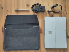 Surface pro 4 modèle 1724 256go avec housse de transport
