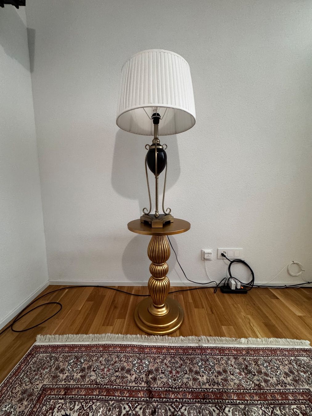 Lampen: Schirmlampe mit Sockel. – Gebraucht aus Delémont von Gutgeboren58