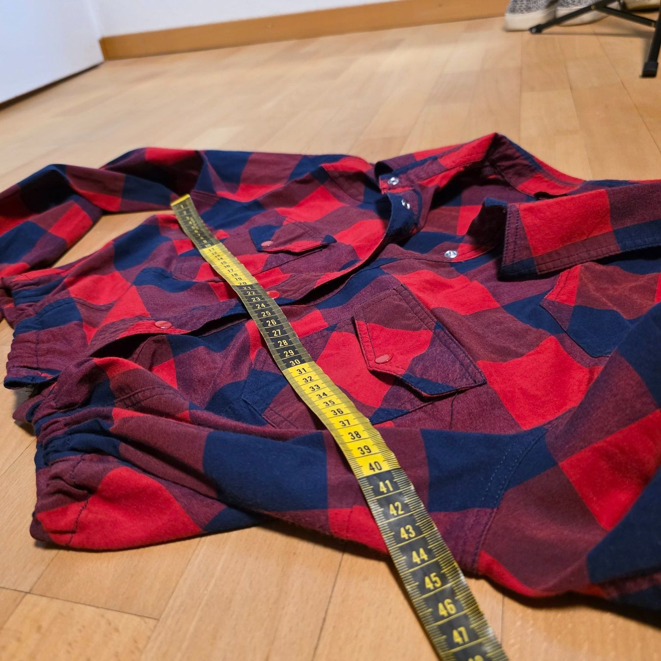 Blusen: Karierte Crop Bluse rot blau S/M – Gebraucht aus Wald ZH von CapLux 1