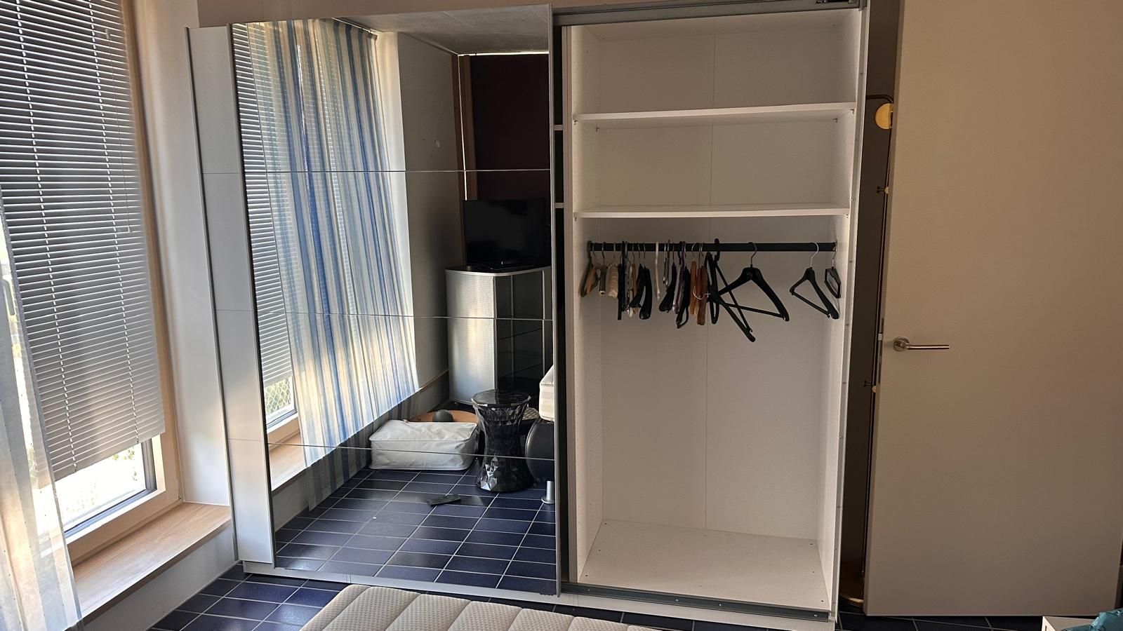 Armadi: Schrank mit Schiebetüren – Nuovo (secondo la descrizione) da Spreitenbach venduto da Elian13 1