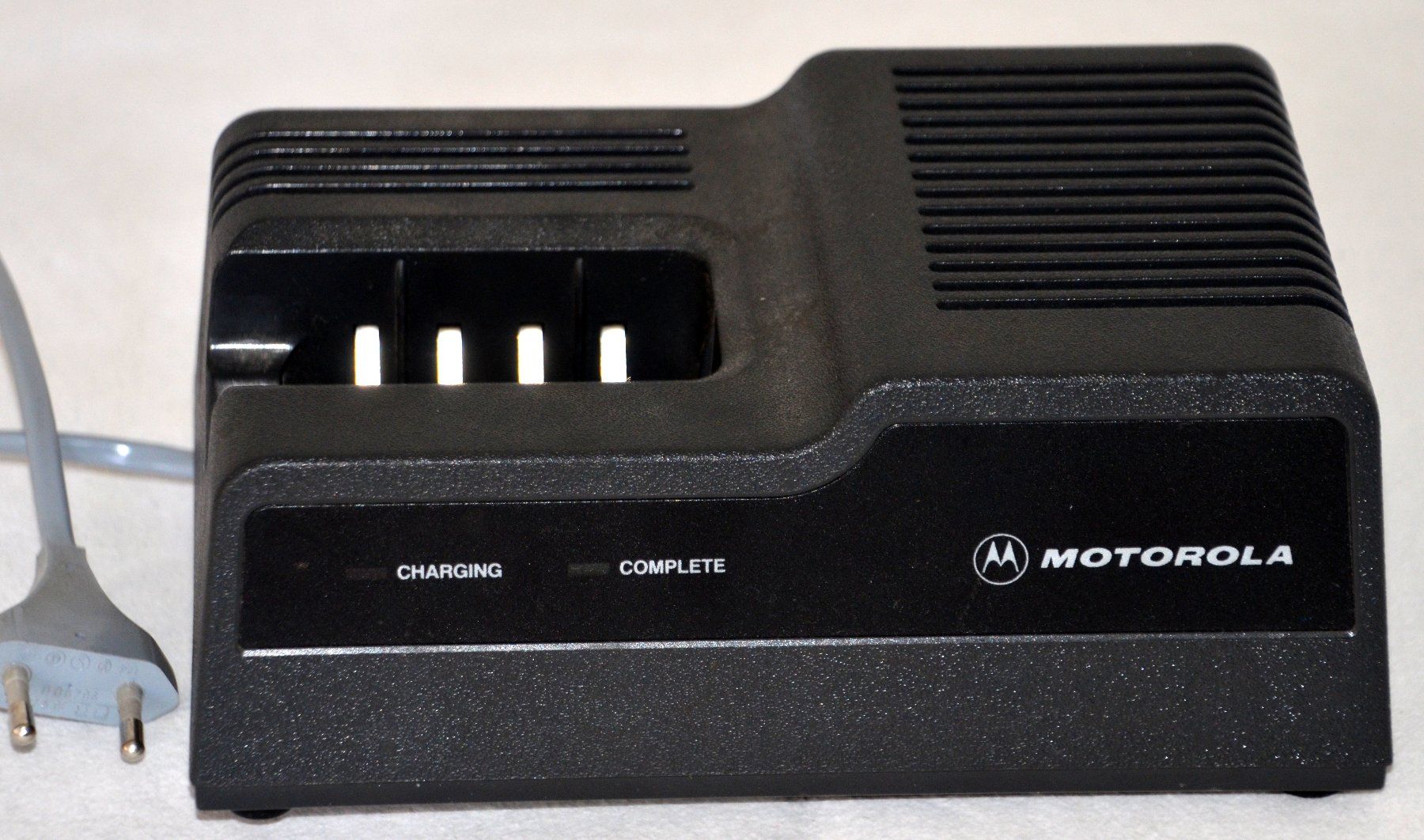 Motorola Caricabatterie: Ladestation Motorola HT800 station de charge – Usato da Collonges venduto da arashee