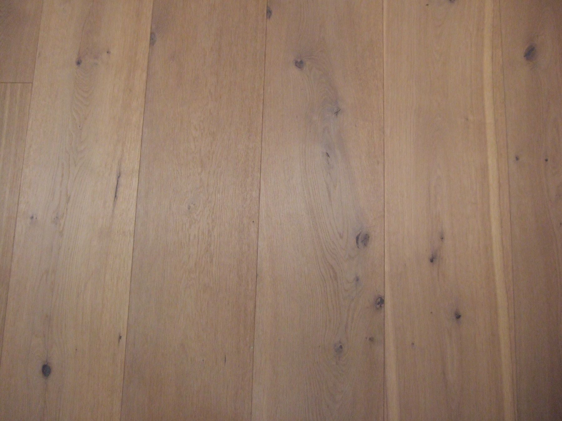 Articoli in legno: 10,5 m2 Parkett Eiche Rustico, Langdiele, Extra breit – Nuovo e nell'imballaggio originale da Mörschwil venduto da paecklitante 1