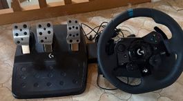 Logitech G923 TRUE FORCE racing wheel with pedals and stand
