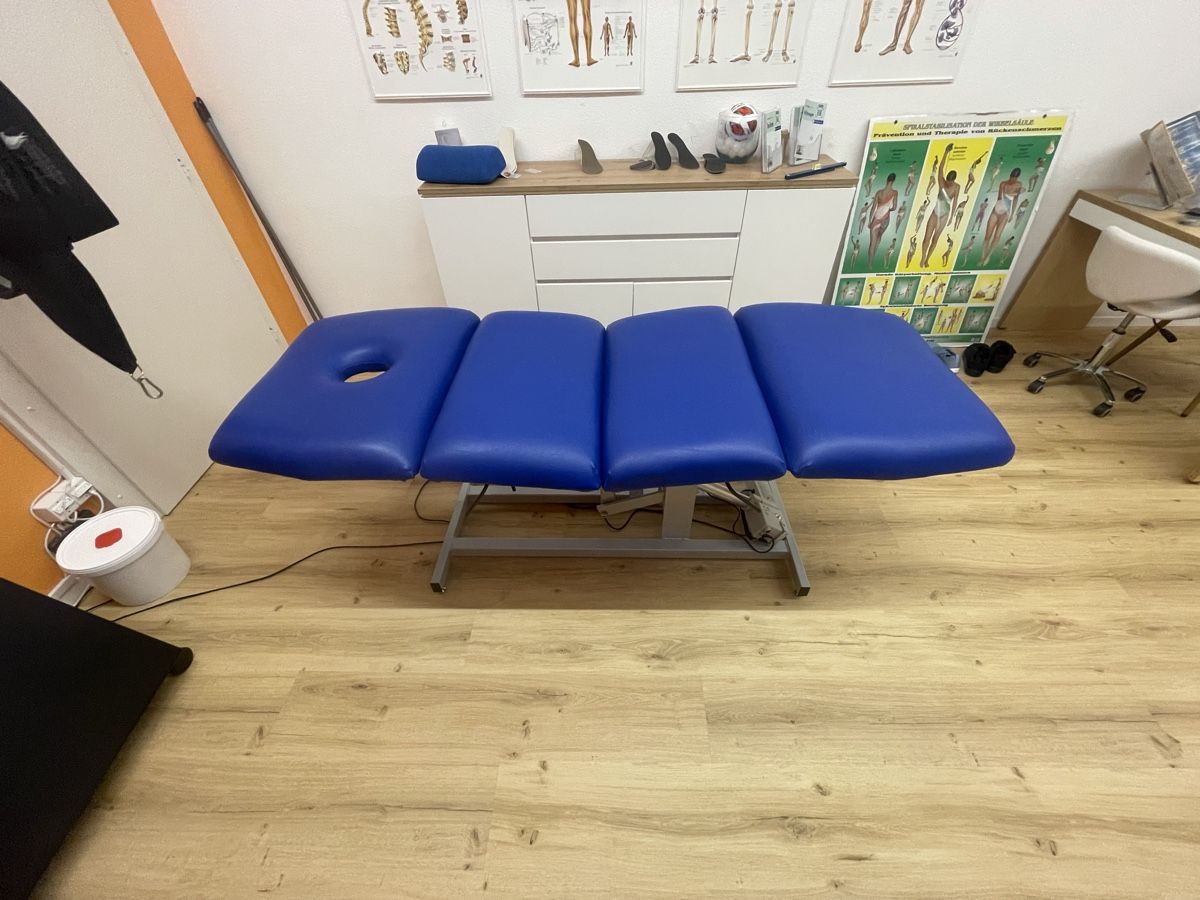Sedie a sdraio: Massageliege blau  – Usato da Egliswil venduto da MIZ04 3