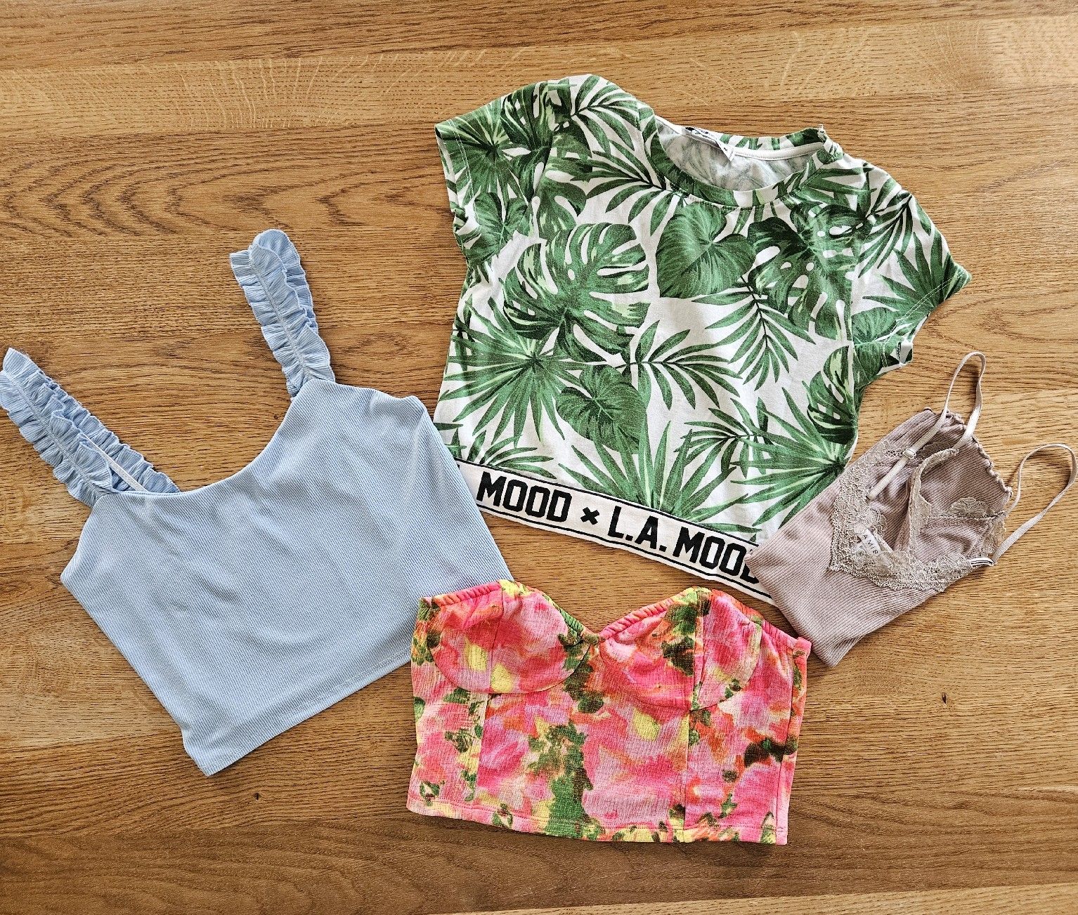 Lots de vêtements: lot taille M – D'occasion à Vétroz par sas_yln5