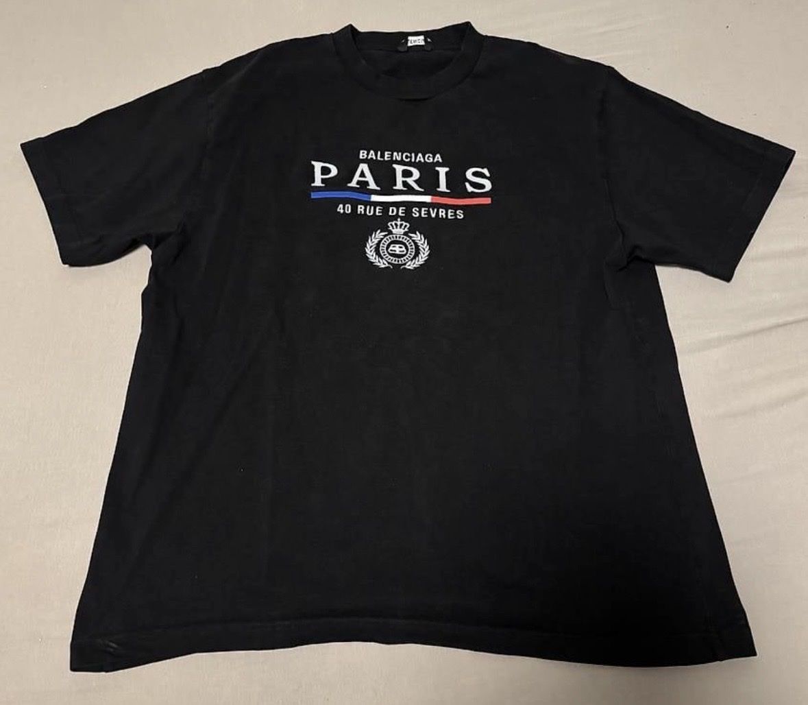 Balenciaga T-shirt: Balenciaga T-shirt  – Usato da Lachen SZ venduto da leo_c2mh