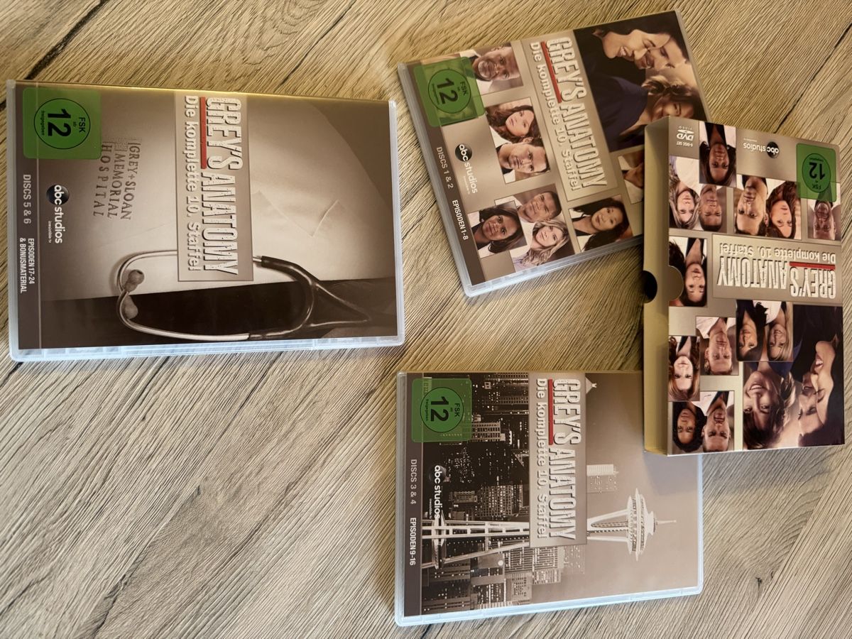 Tutti i DVDs: Coffret DVD Grey's Anatomy Saison 10 – Usato da La Chaux de fonds venduto da car_f9yg 3
