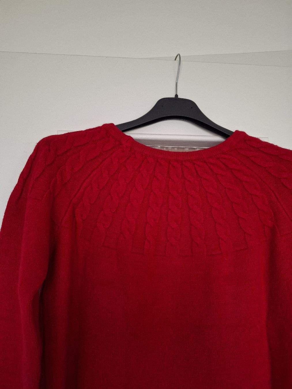 Pulls & Sweat-shirts: Pull rouge Vintage – Neuf (Voir description) à La Tour-de-Peilz par Marin_nette 1