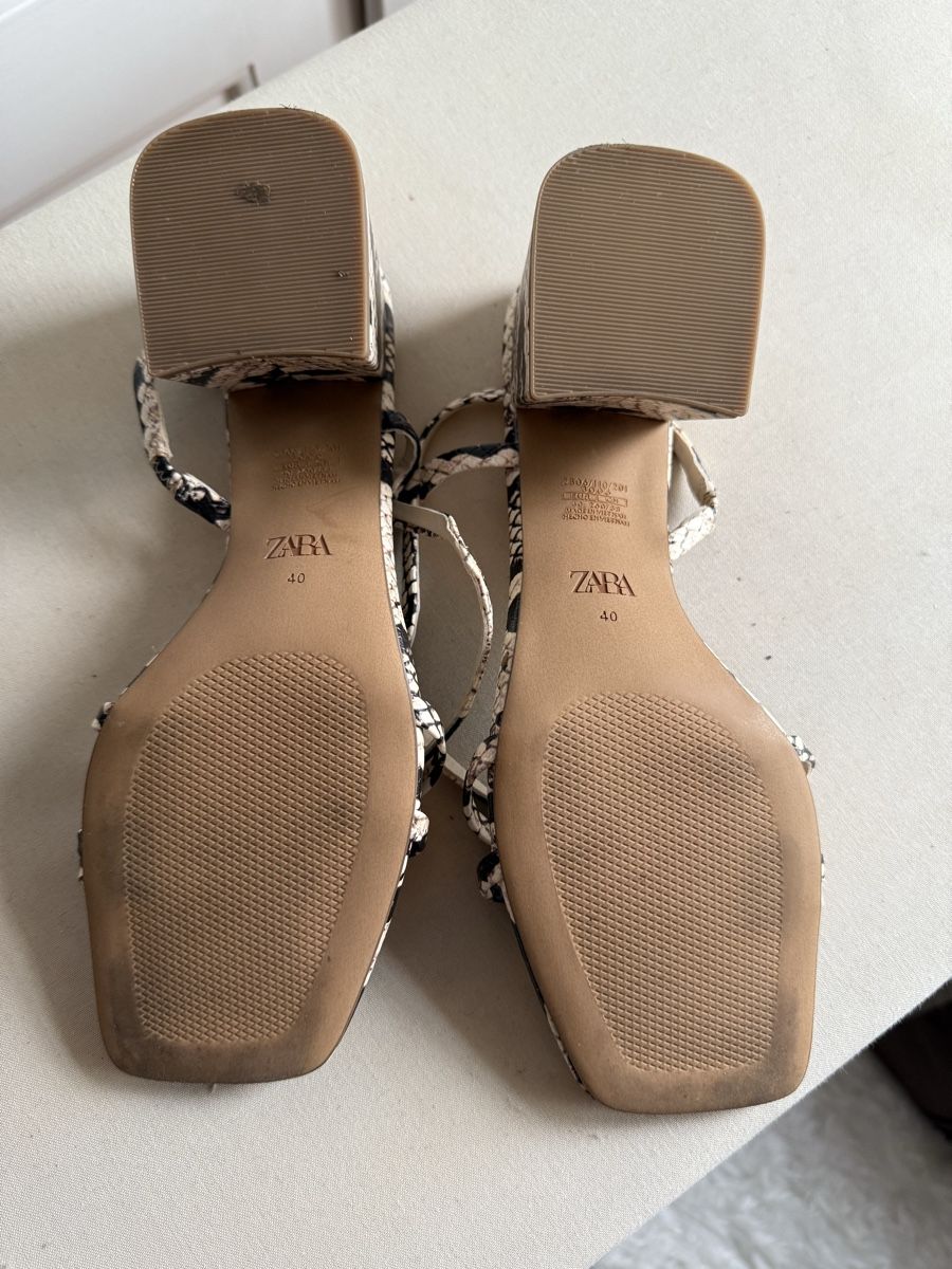 Zara Scarpe da donna: Zara Sandals Size 40 - New - Never Worn – Nuovo (secondo la descrizione) da Genève venduto da jul_5xsn 5