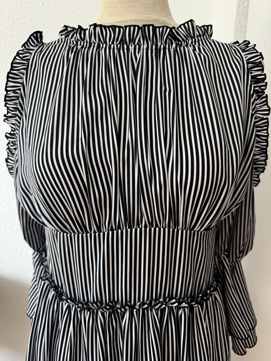 Maje Kleider: Robe Maje rayée volants taille 1 polyester neuve – Neu (gemäss Beschreibung) aus Morges von sandy069 1