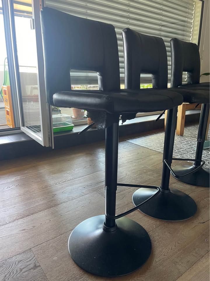 Hochstühle: Bar Stühle – Gebraucht aus Müntschemier von djvolcano