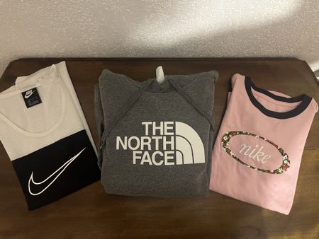 Nike/The North Face 2 t-shirts + 1 sweat-shirt