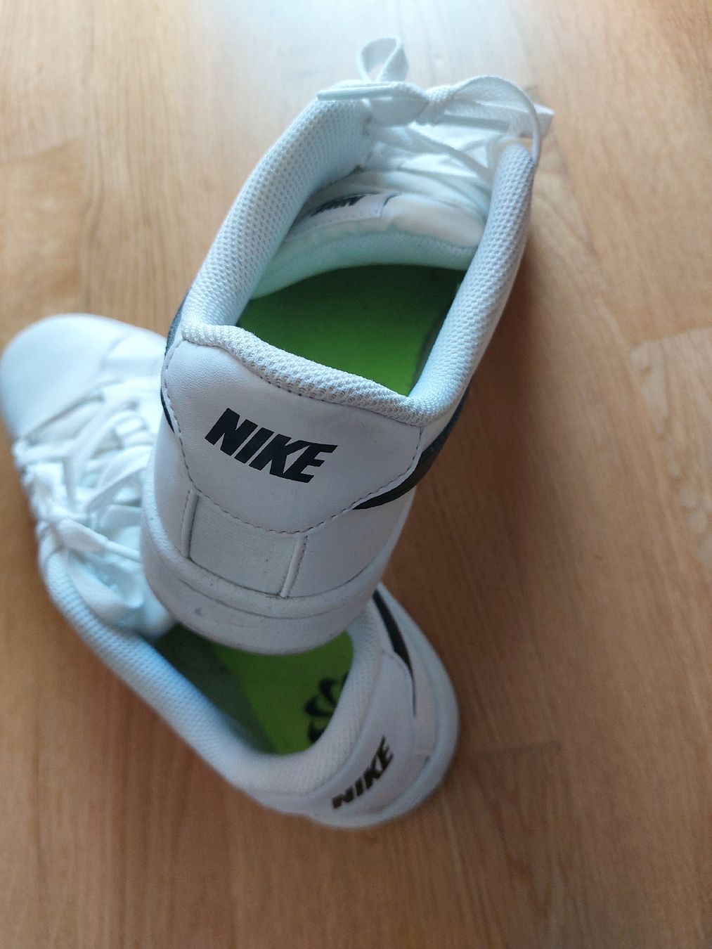 Scarpe da uomo: Turnschuhe weiss Grösse 42 – Usato da Bern venduto da titaniumsnow 1