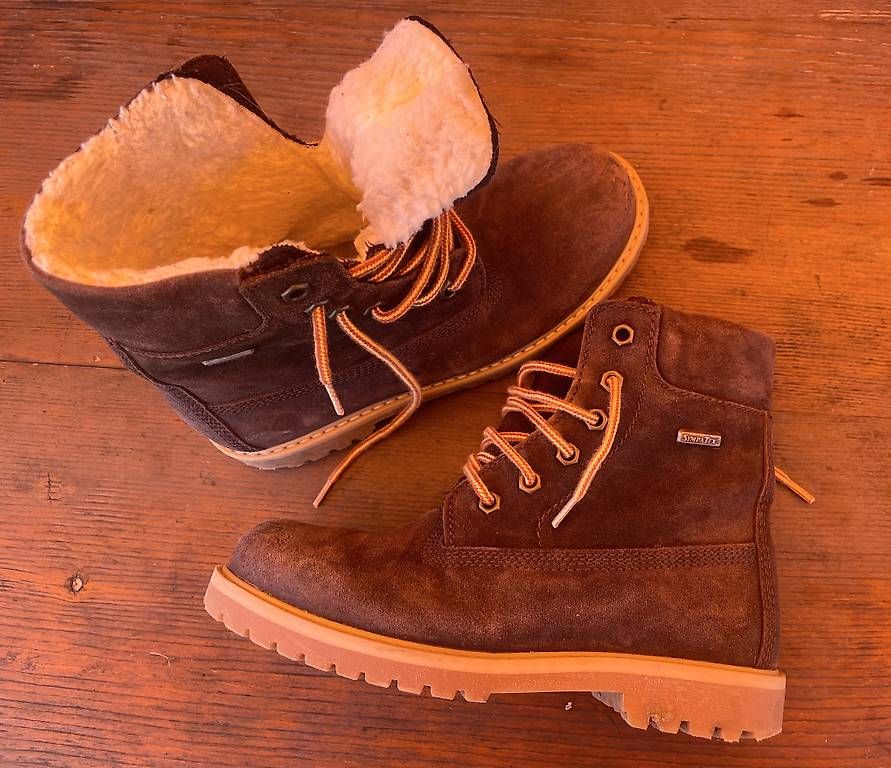 Scarpe da donna: Winter-Schnürschuhe  – Usato da Lenk im Simmental venduto da antoniawanda