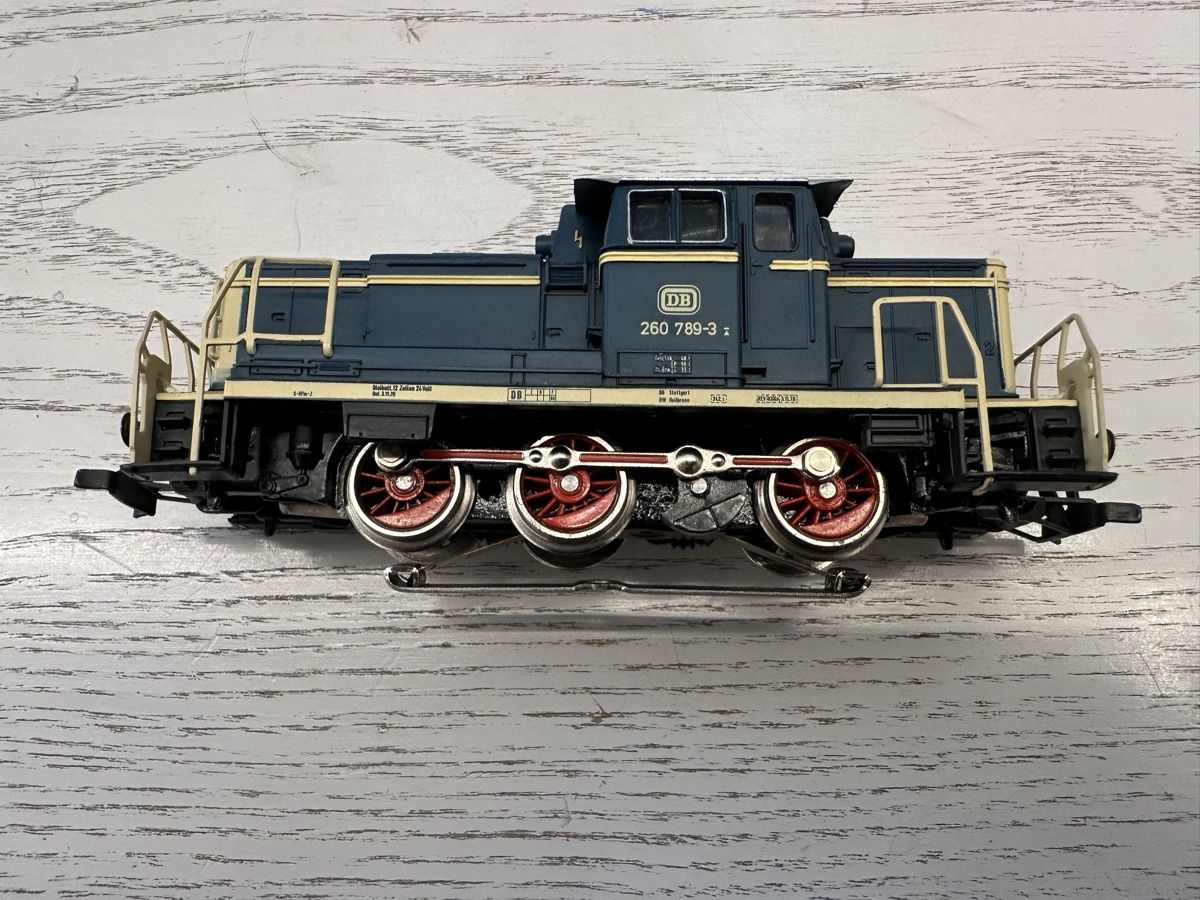 Märklin Modellini di ferrovie: Märklin 3141 DB BR 260 – Usato da Lupsingen venduto da New-Haven 2