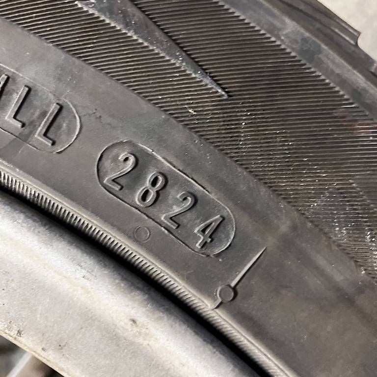 Skoda Pneus & Kompletträder: 4 x Winterräder 17 Zoll - Skoda Octavia Skoda Yeti - 5.6mm – Gebraucht aus Gipf-Oberfrick von car4y0u 6